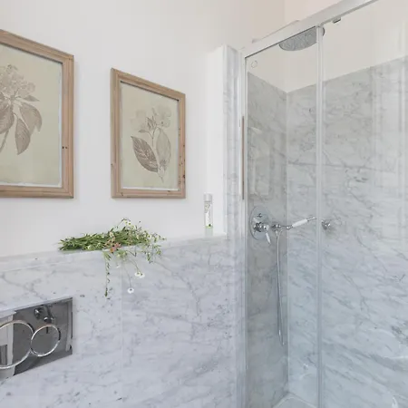 Apartment Next Stop,